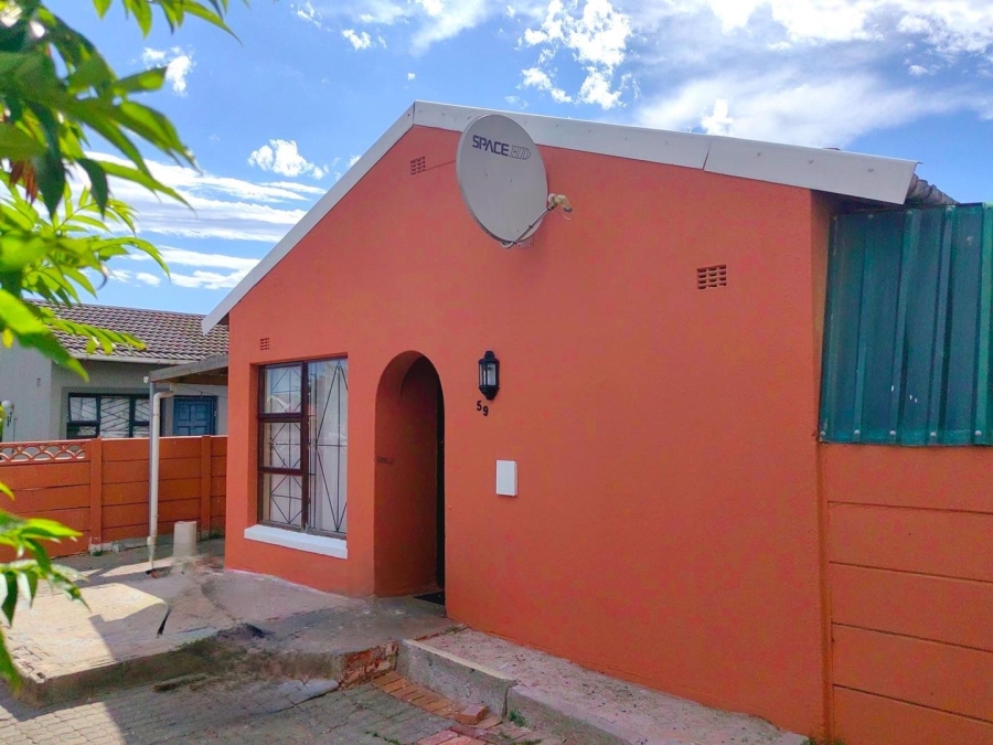 4 Bedroom Property for Sale in Eersterivier South Western Cape